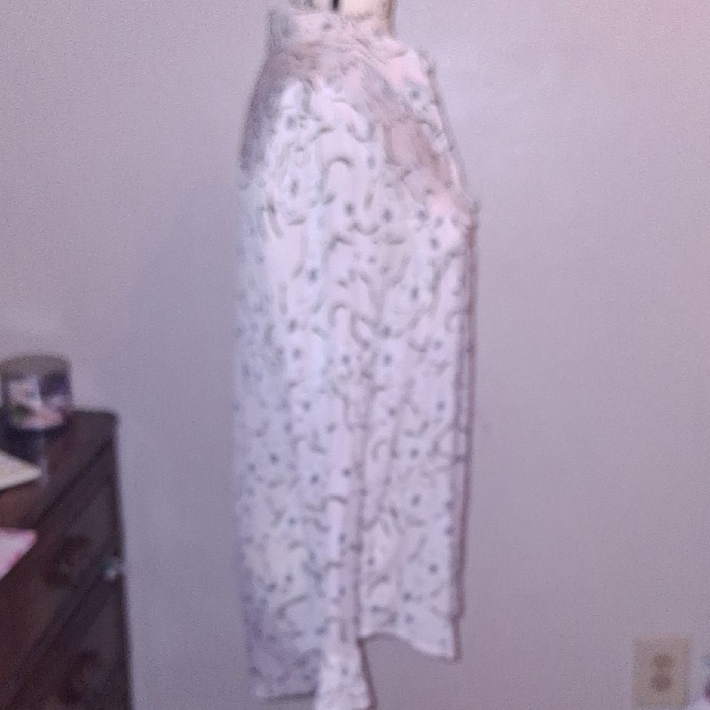 Equipment Femme White Cream Button Down Shirt Notched Collar Relaxed 100% Silk - Picture 10 of 16